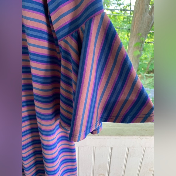 NWT! Women’s LuLaRoe Striped Maurine Dress Size M 👗
Fits size 12-14 - Picture 12 of 12